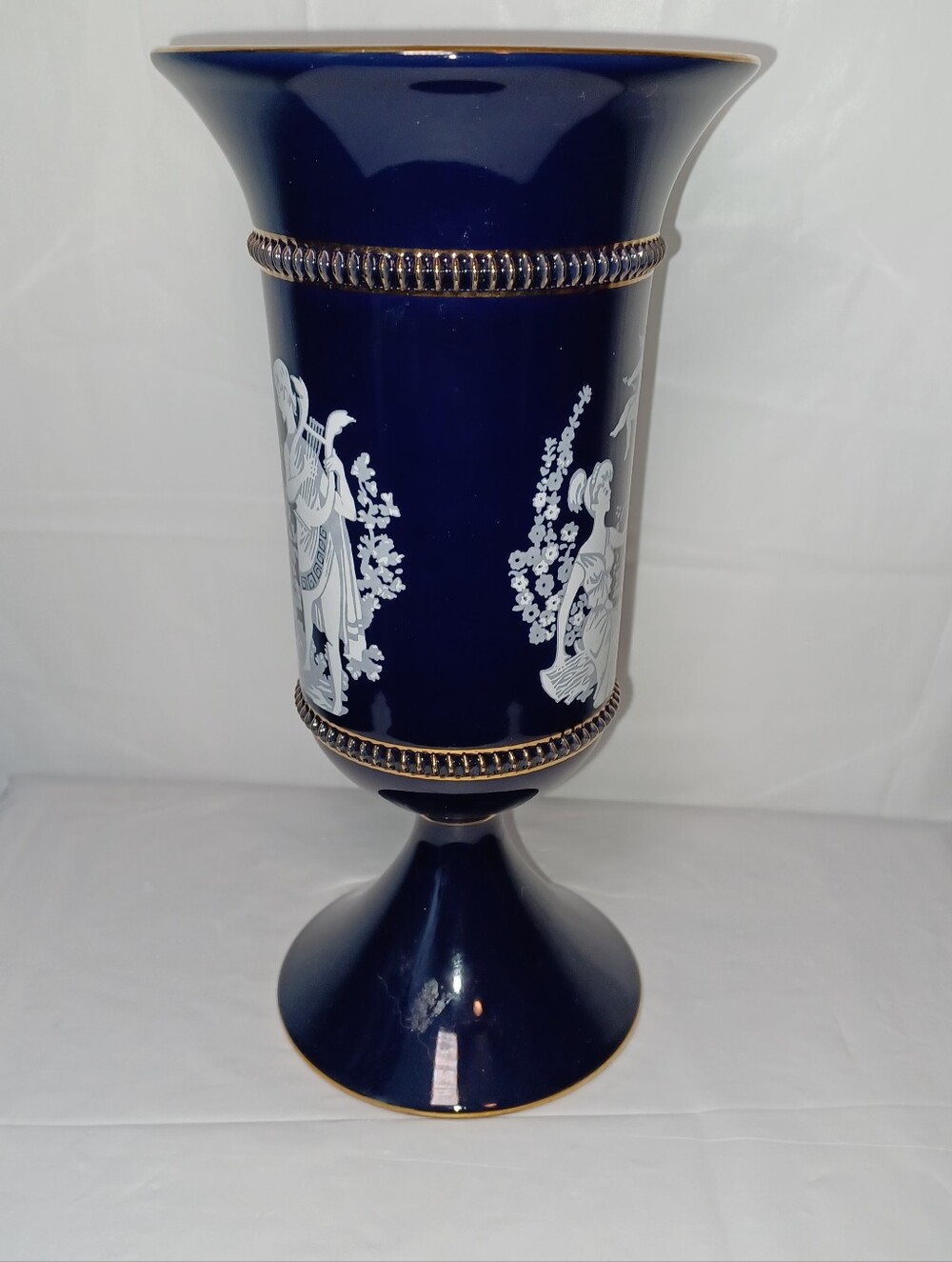 Vintage Hand Made Florentine Italy Blue Classical Vase with White Cameo Motif - Picture 13 of 16
